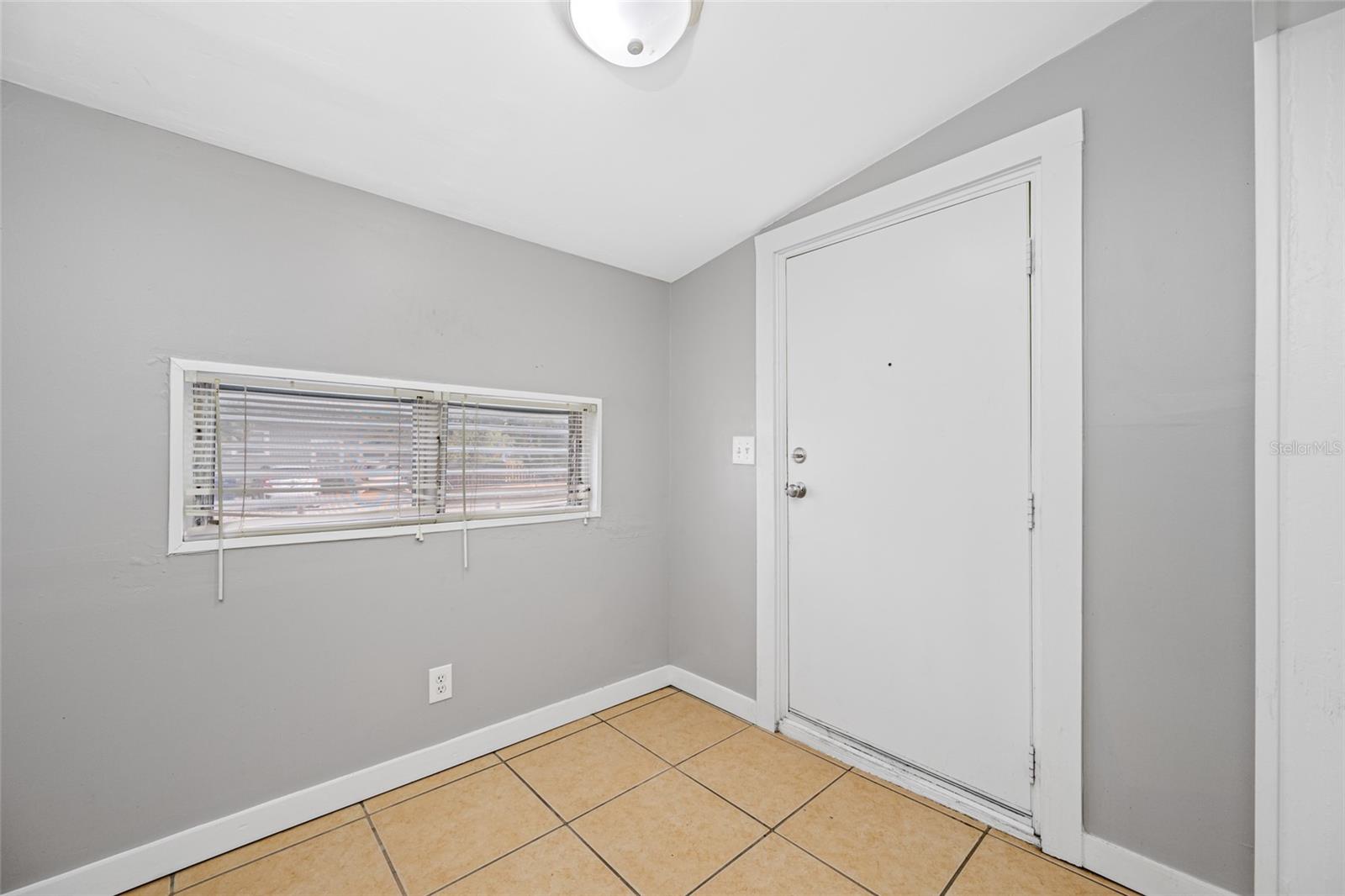 301 W WOODLAWN AVE, TAMPA, FL, 33603