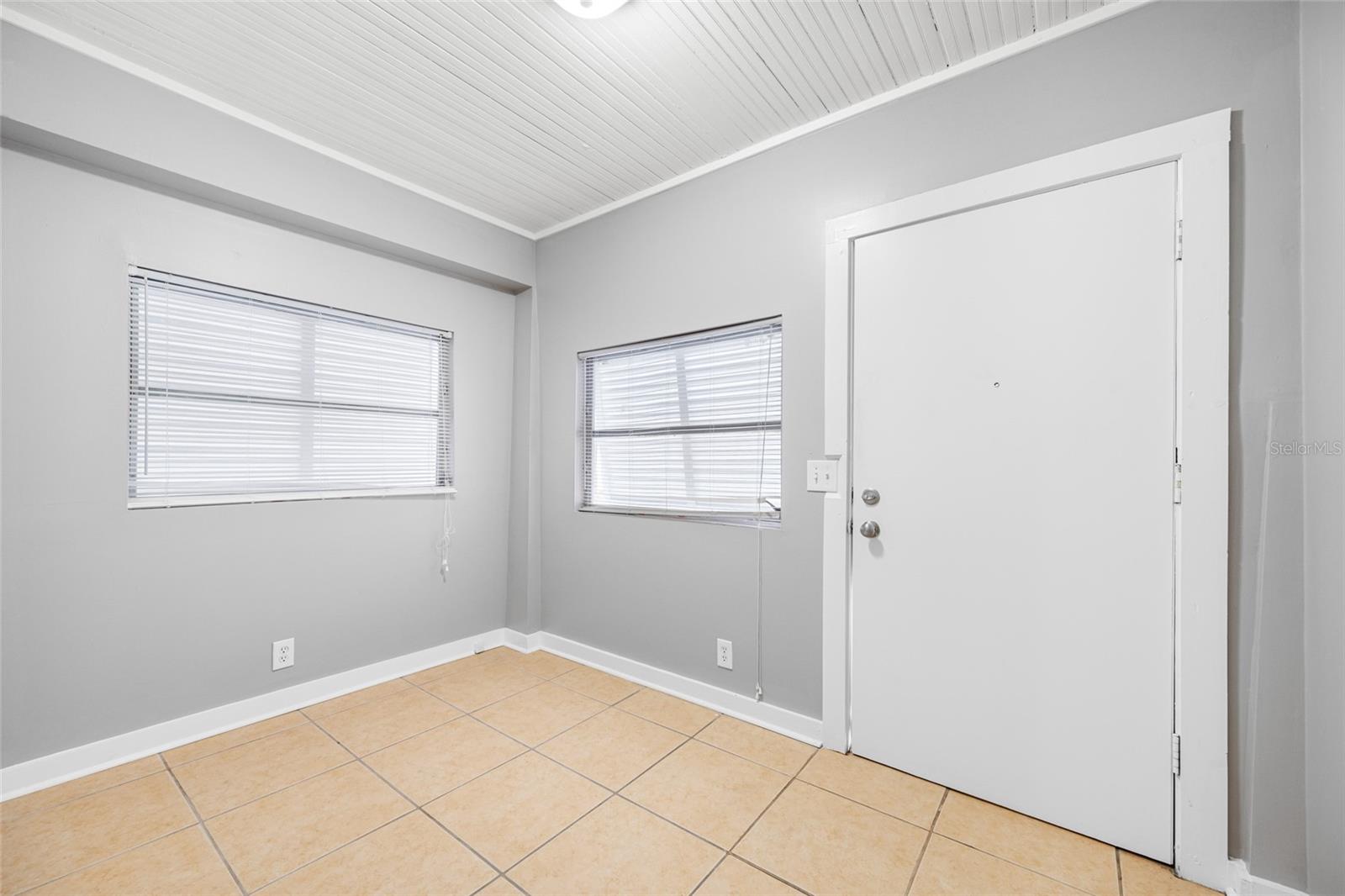 301 W WOODLAWN AVE, TAMPA, FL, 33603