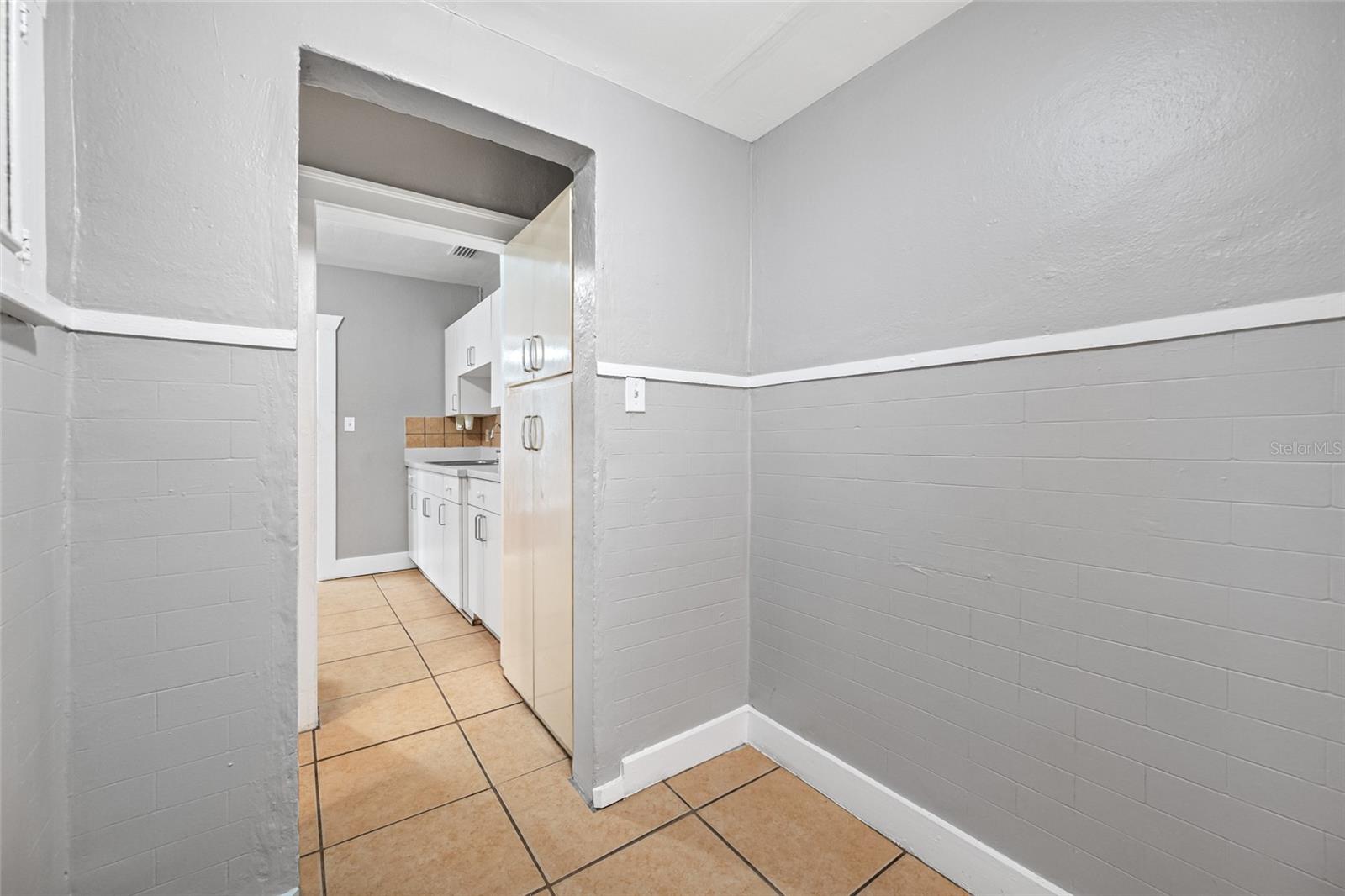 301 W WOODLAWN AVE, TAMPA, FL, 33603