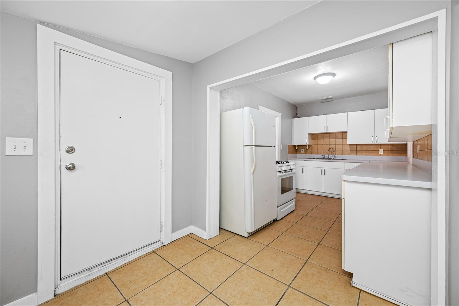 301 W WOODLAWN AVE, TAMPA, FL, 33603