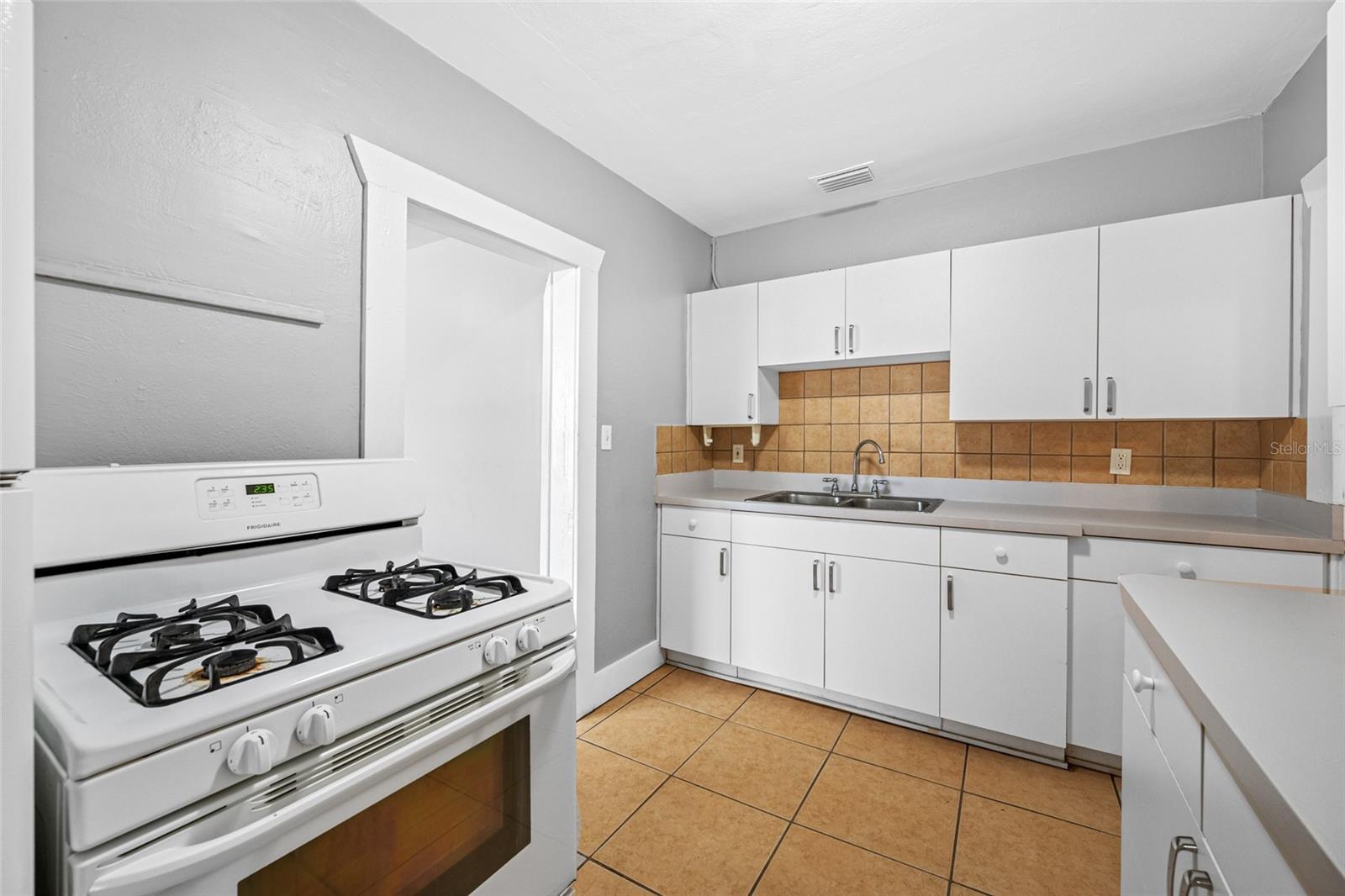 301 W WOODLAWN AVE, TAMPA, FL, 33603