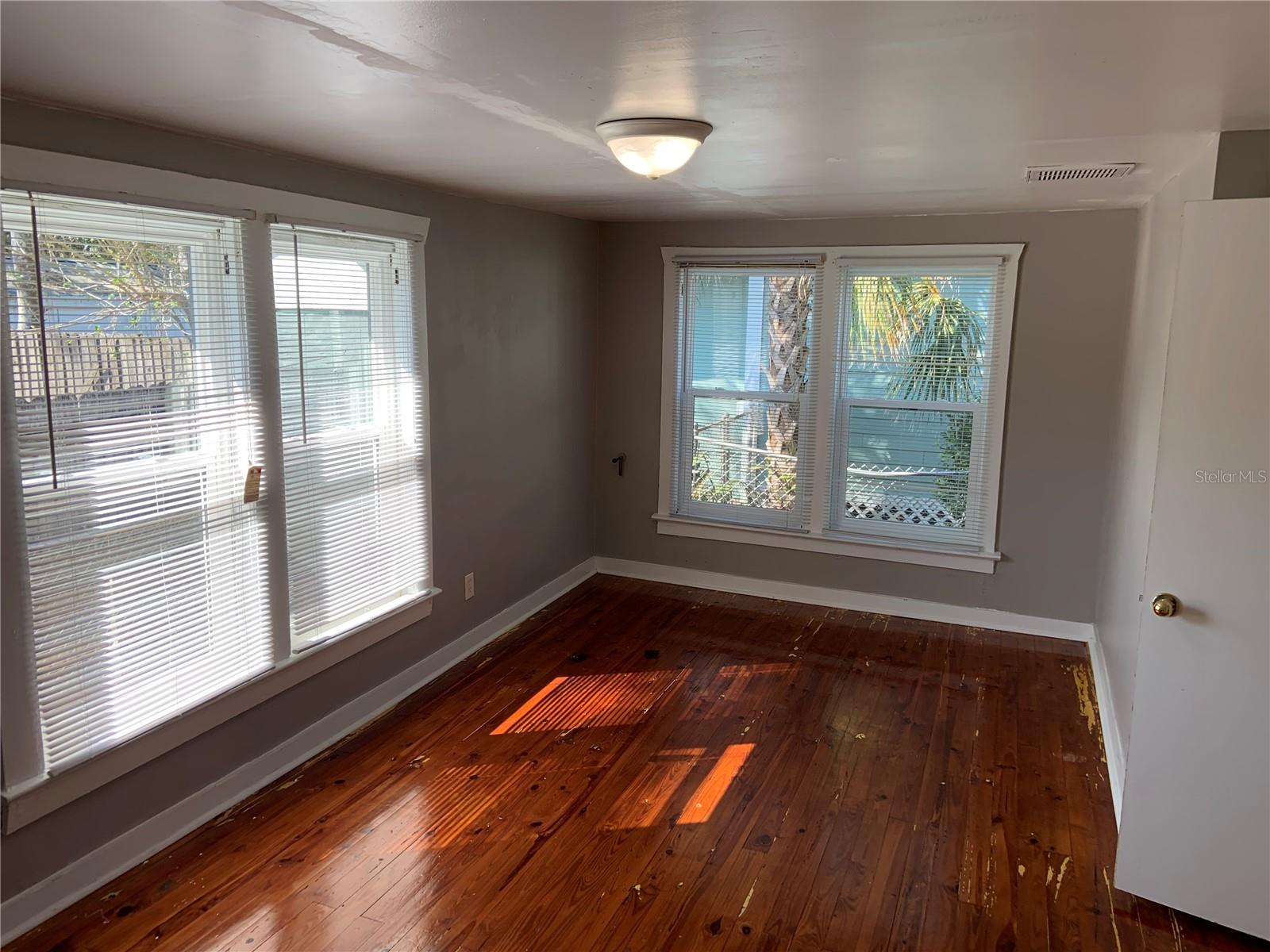 301 W WOODLAWN AVE, TAMPA, FL, 33603