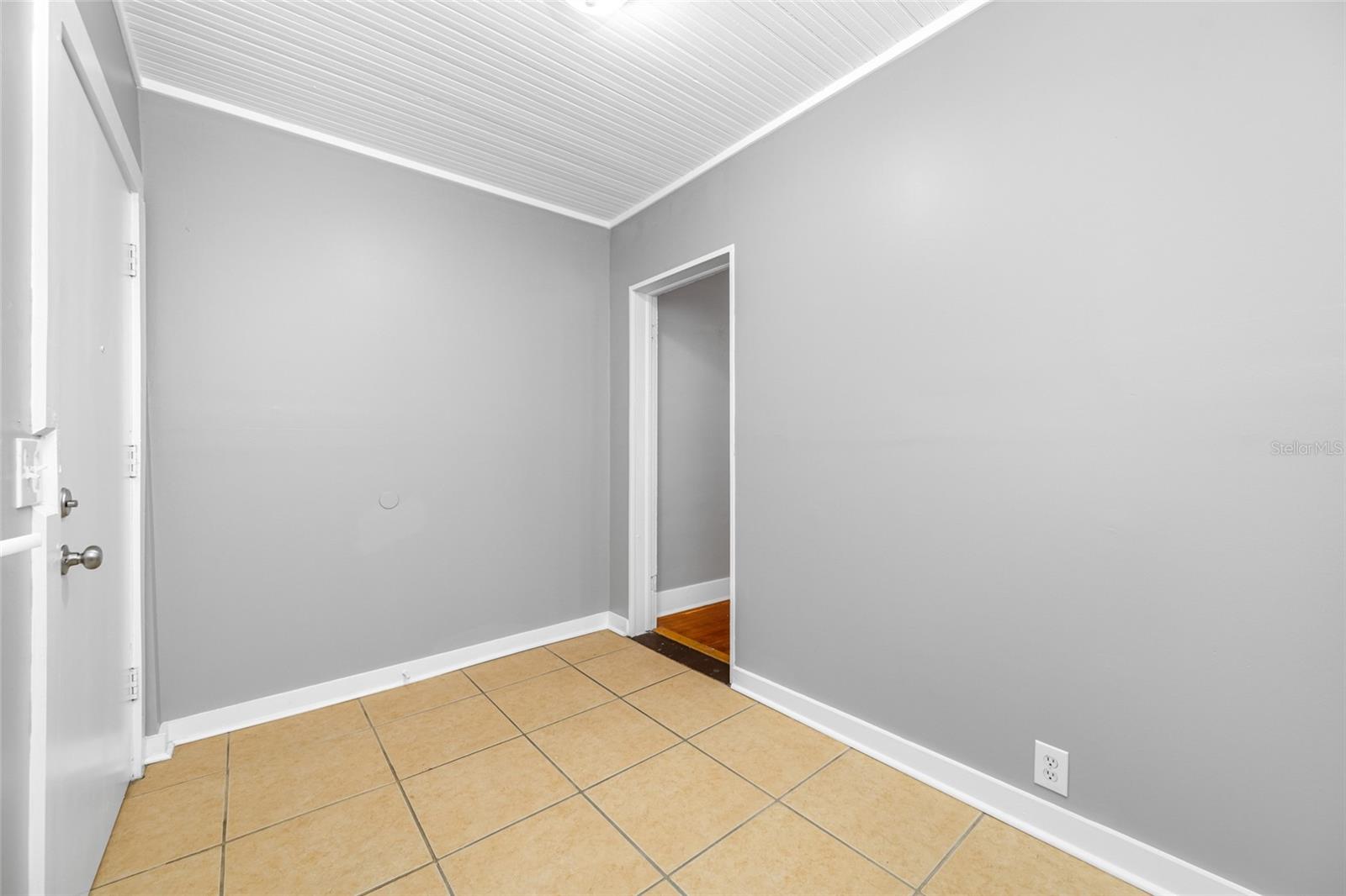 301 W WOODLAWN AVE, TAMPA, FL, 33603