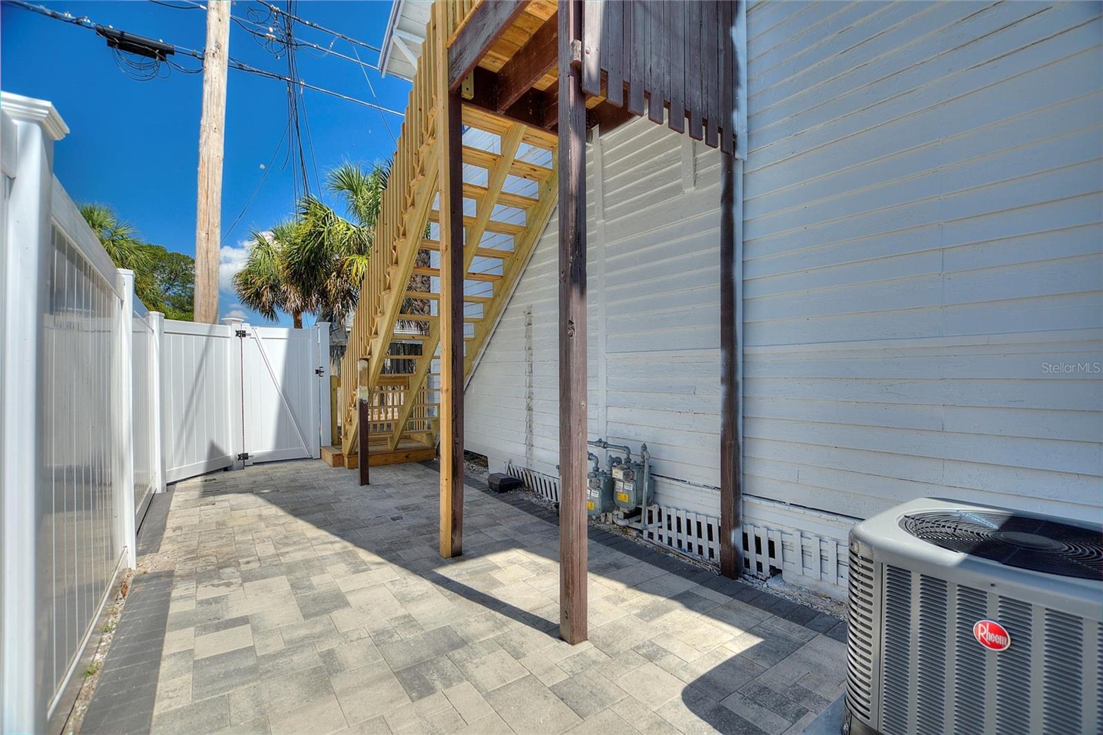 7401 & 1/2 1ST AVE N #UPR-B, ST PETERSBURG, FL, 33710