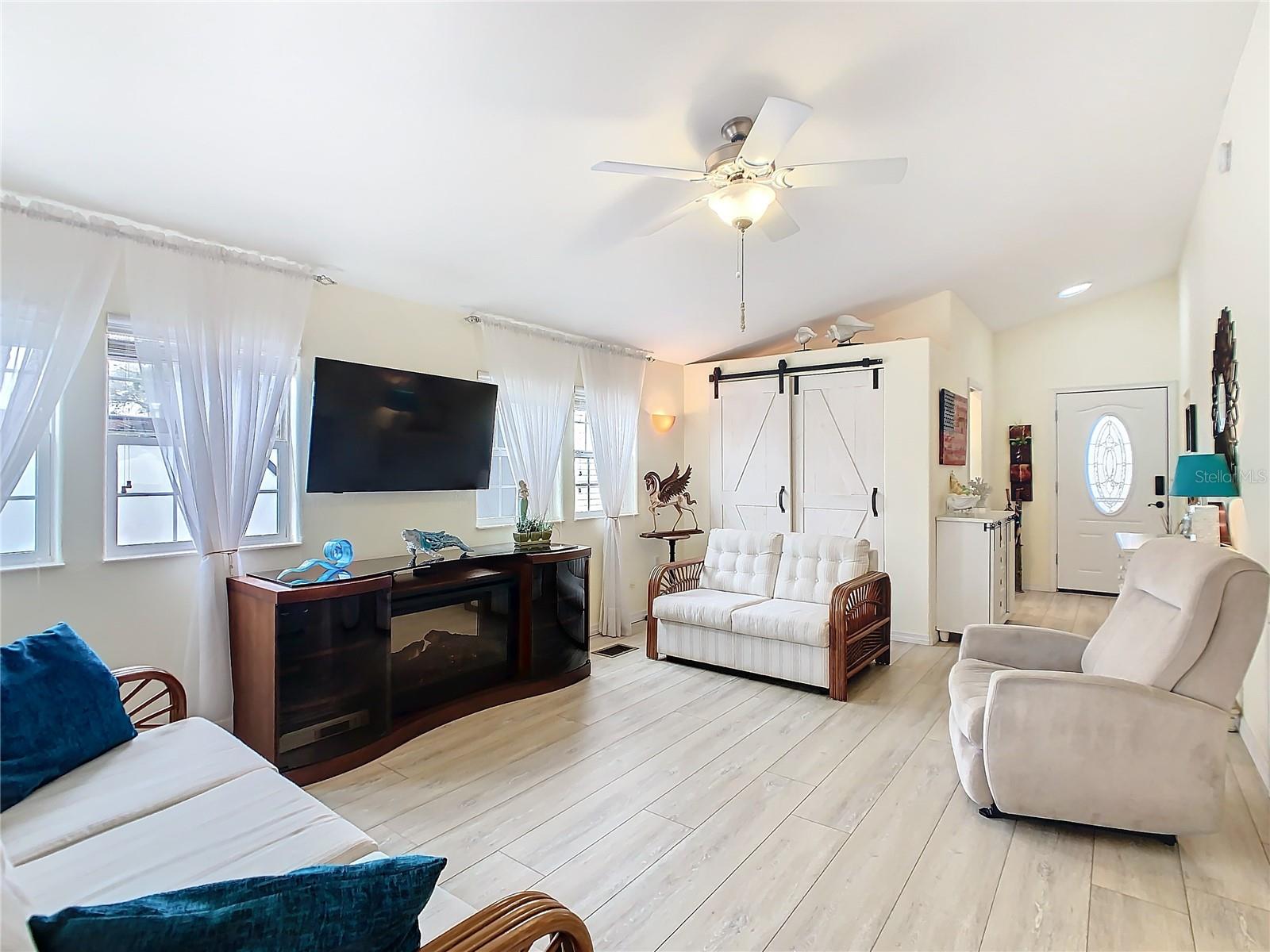 511 PAR PINES BLVD, DAVENPORT, FL, 33837