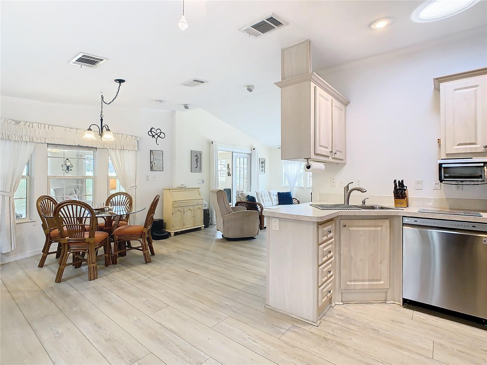 511 PAR PINES BLVD, DAVENPORT, FL, 33837