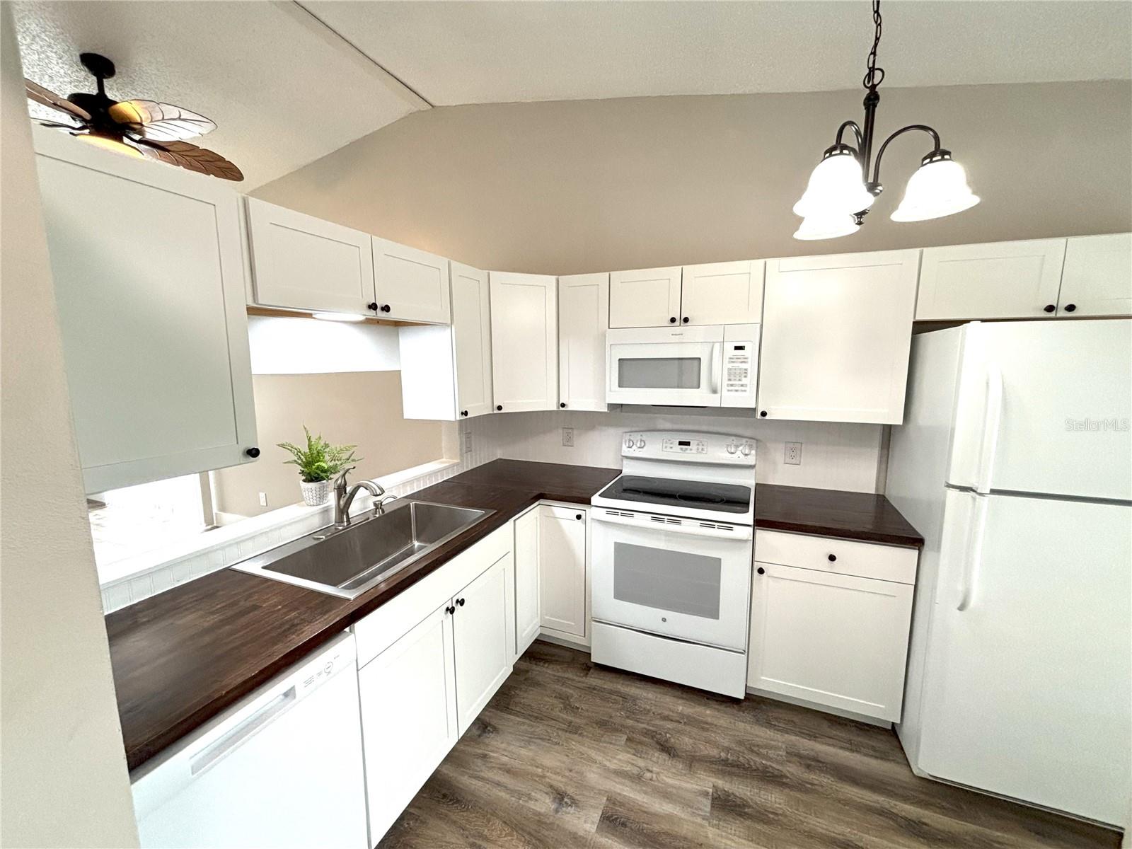 142 LONG LEAF PINE CIR, SANFORD, FL, 32773