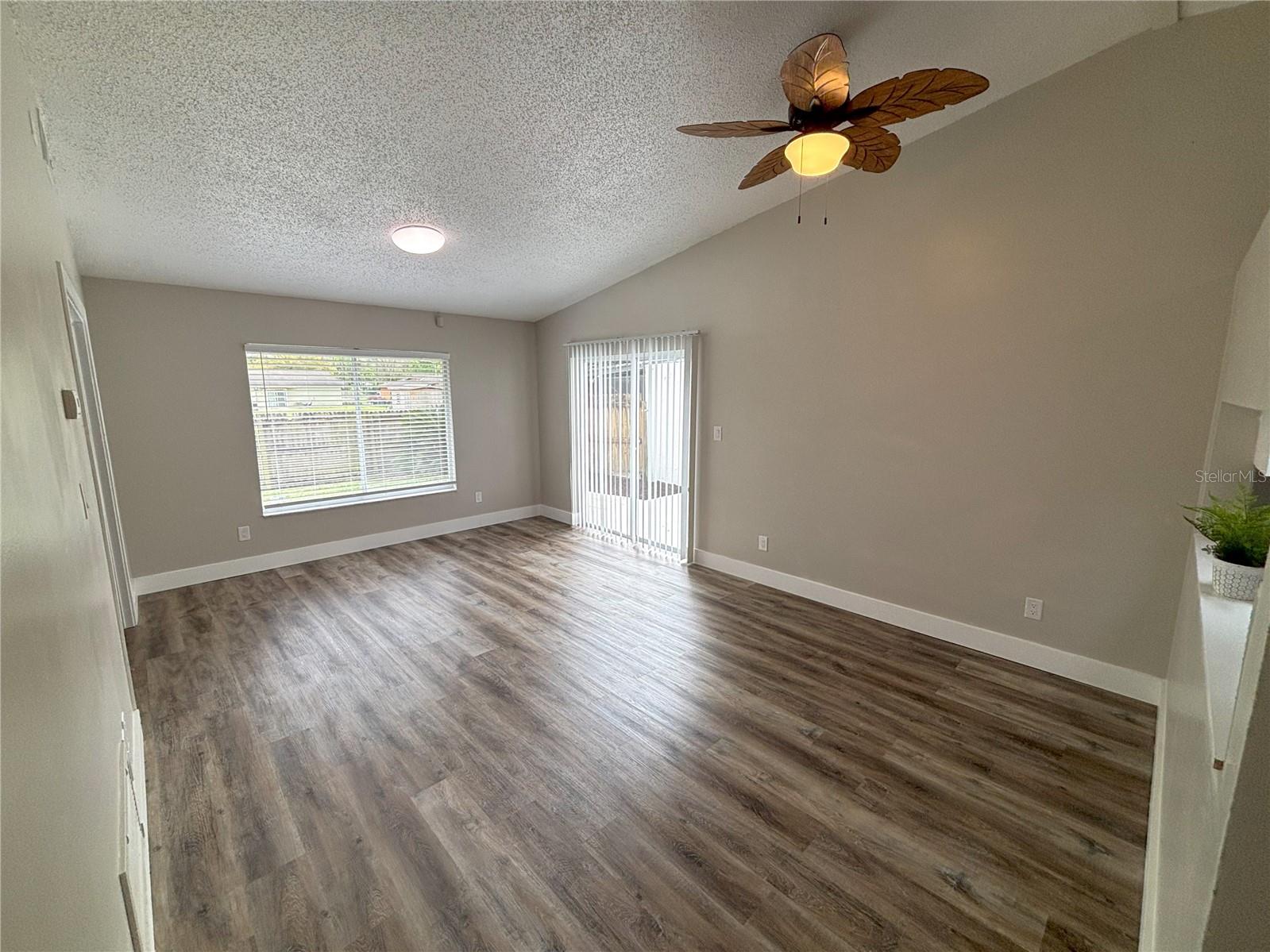 142 LONG LEAF PINE CIR, SANFORD, FL, 32773