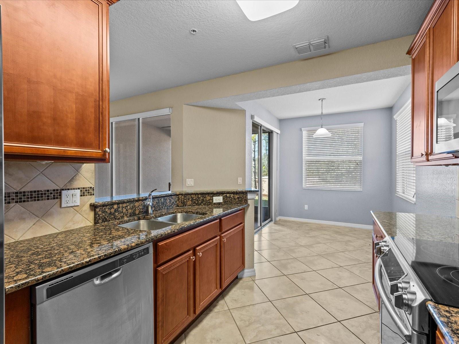 8323 BELLA VIDA CIR, DAVENPORT, FL, 33896