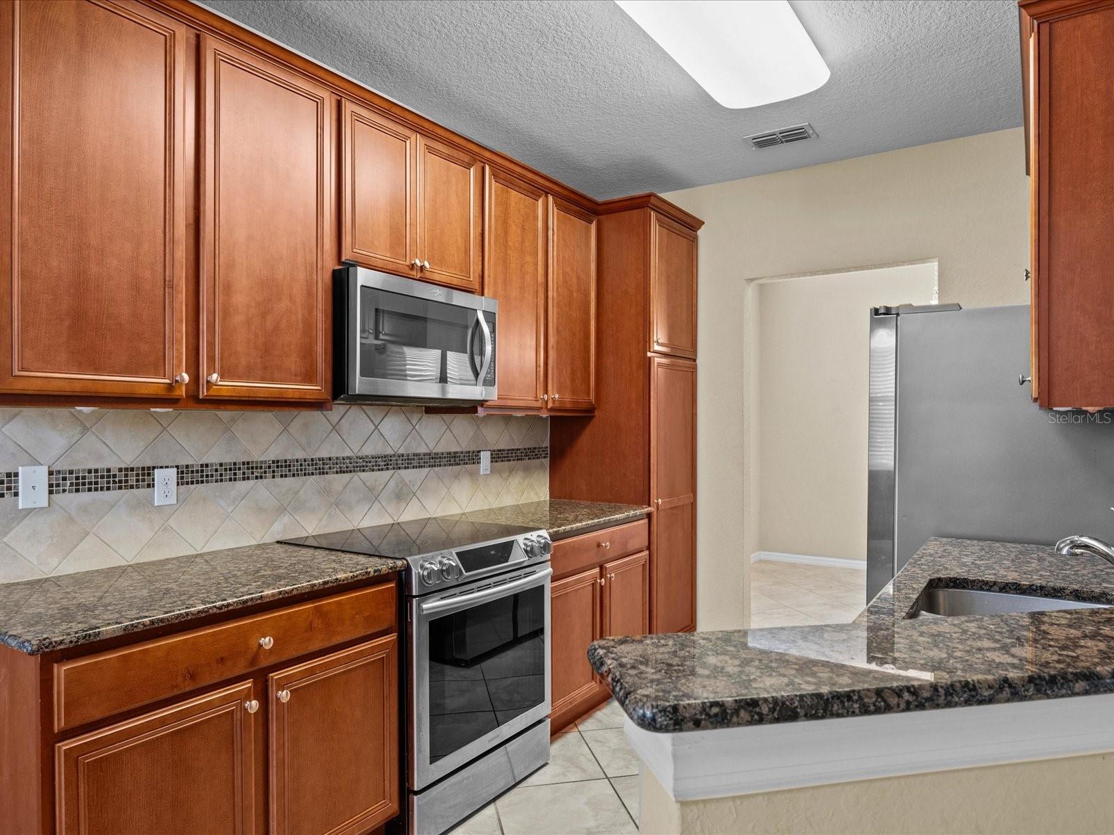 8323 BELLA VIDA CIR, DAVENPORT, FL, 33896