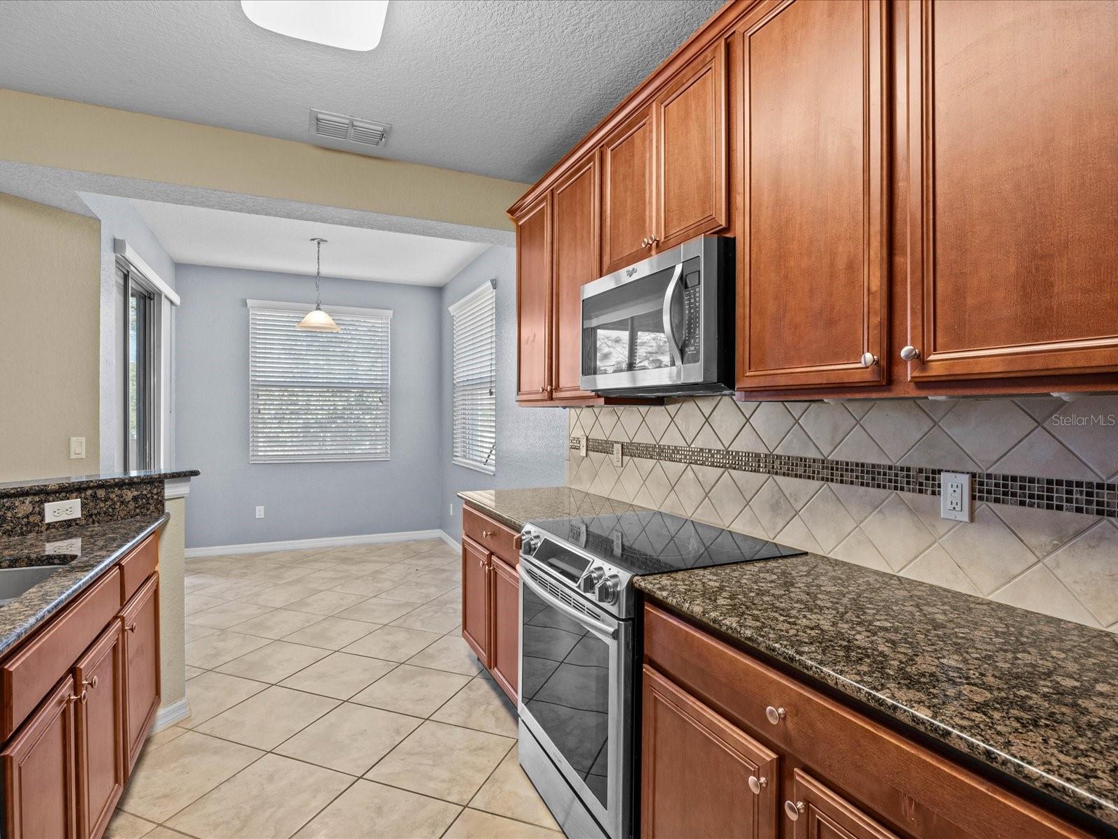 8323 BELLA VIDA CIR, DAVENPORT, FL, 33896