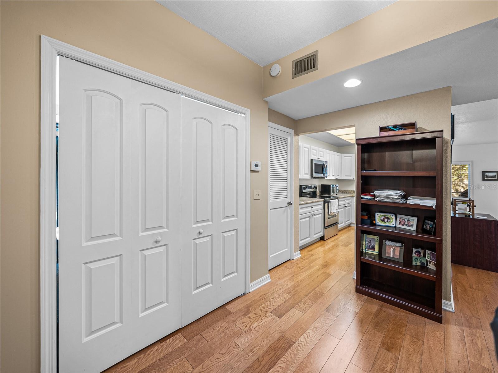 9718 TIFFANY OAKS LN #12, TAMPA, FL, 33612