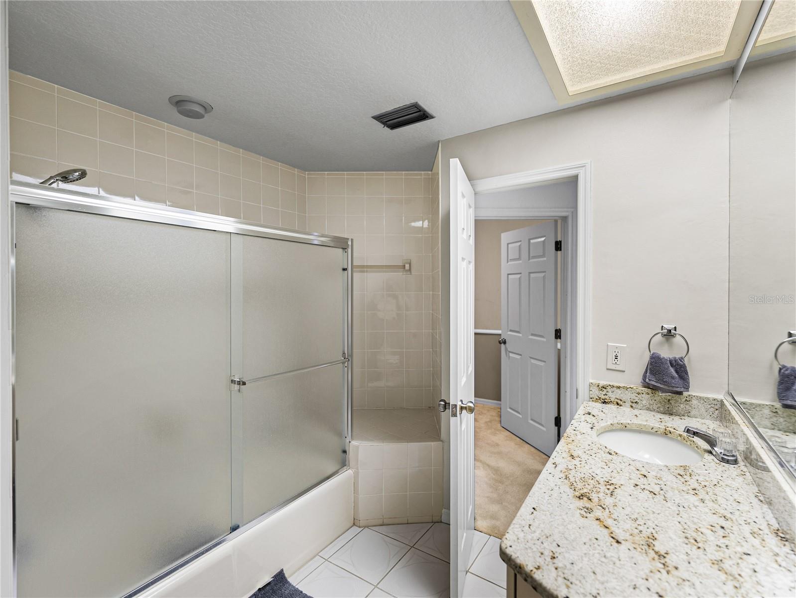 9718 TIFFANY OAKS LN #12, TAMPA, FL, 33612