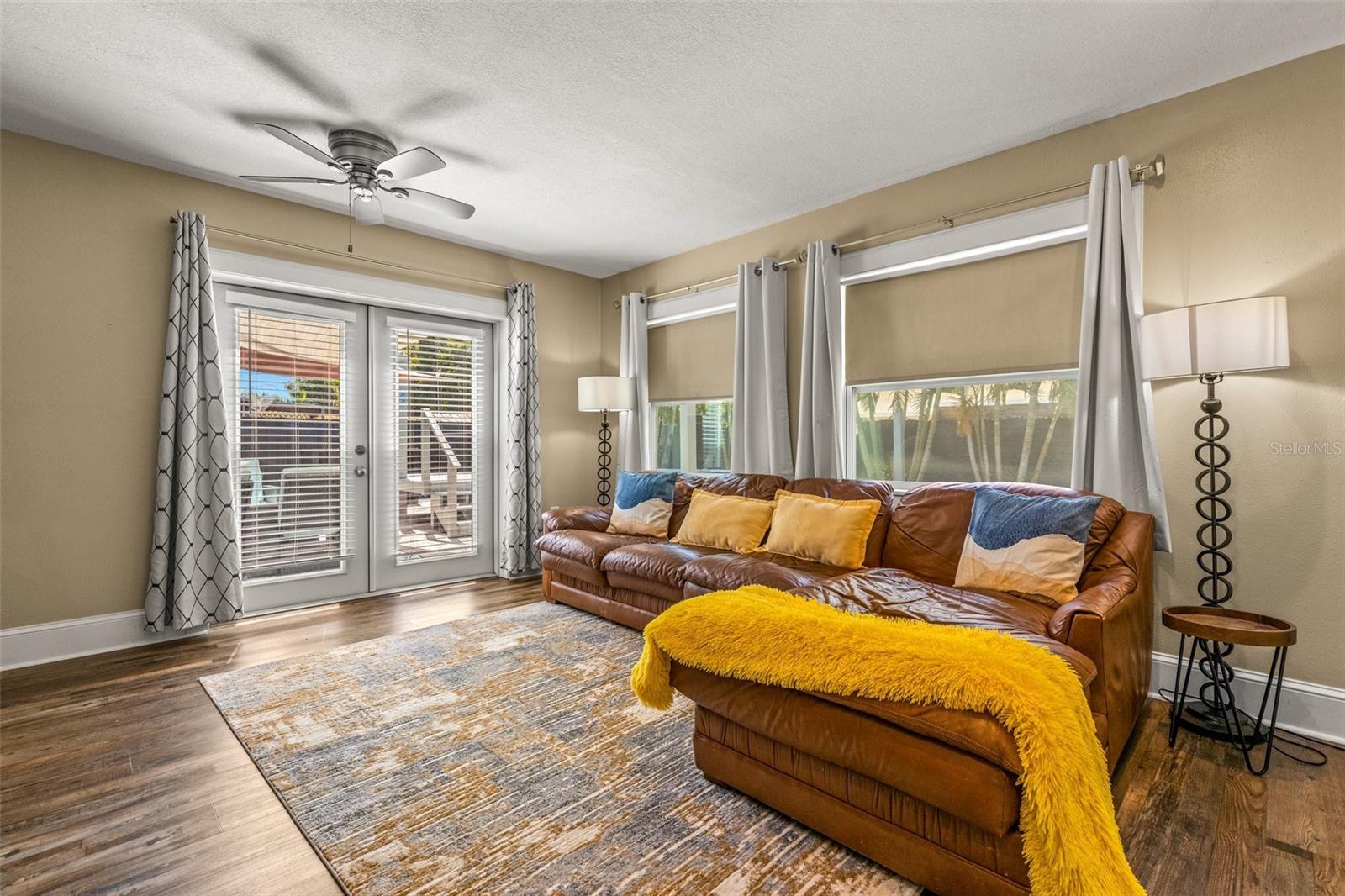 4135 BEACH DR SE, ST PETERSBURG, FL, 33705