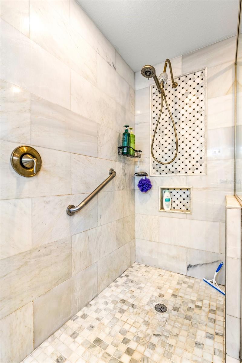 4135 BEACH DR SE, ST PETERSBURG, FL, 33705