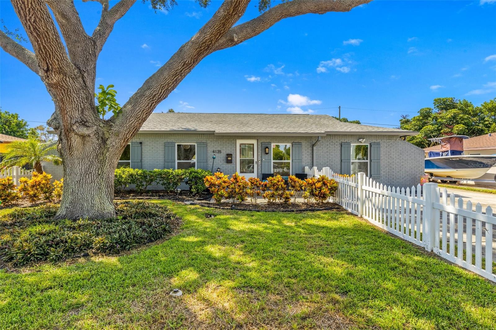 4135 BEACH DR SE, ST PETERSBURG, FL, 33705
