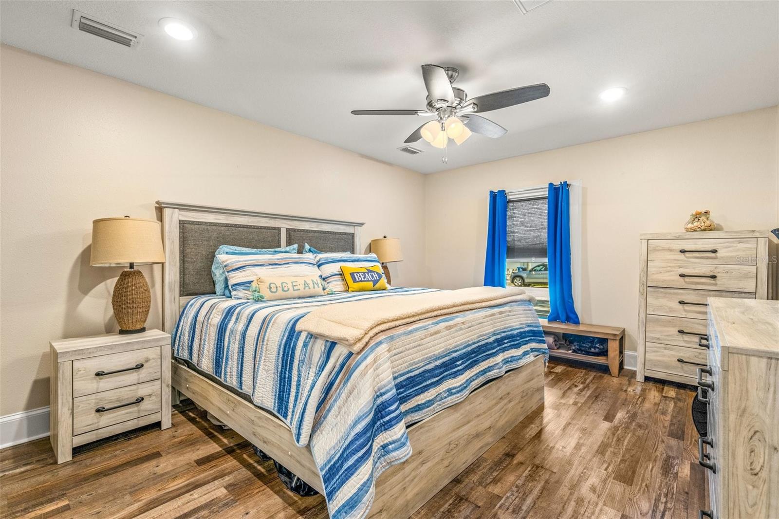 4135 BEACH DR SE, ST PETERSBURG, FL, 33705