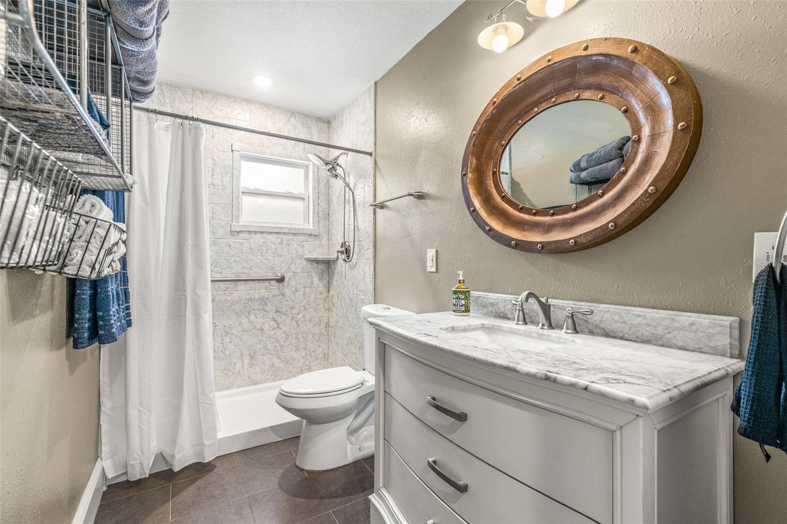 4135 BEACH DR SE, ST PETERSBURG, FL, 33705