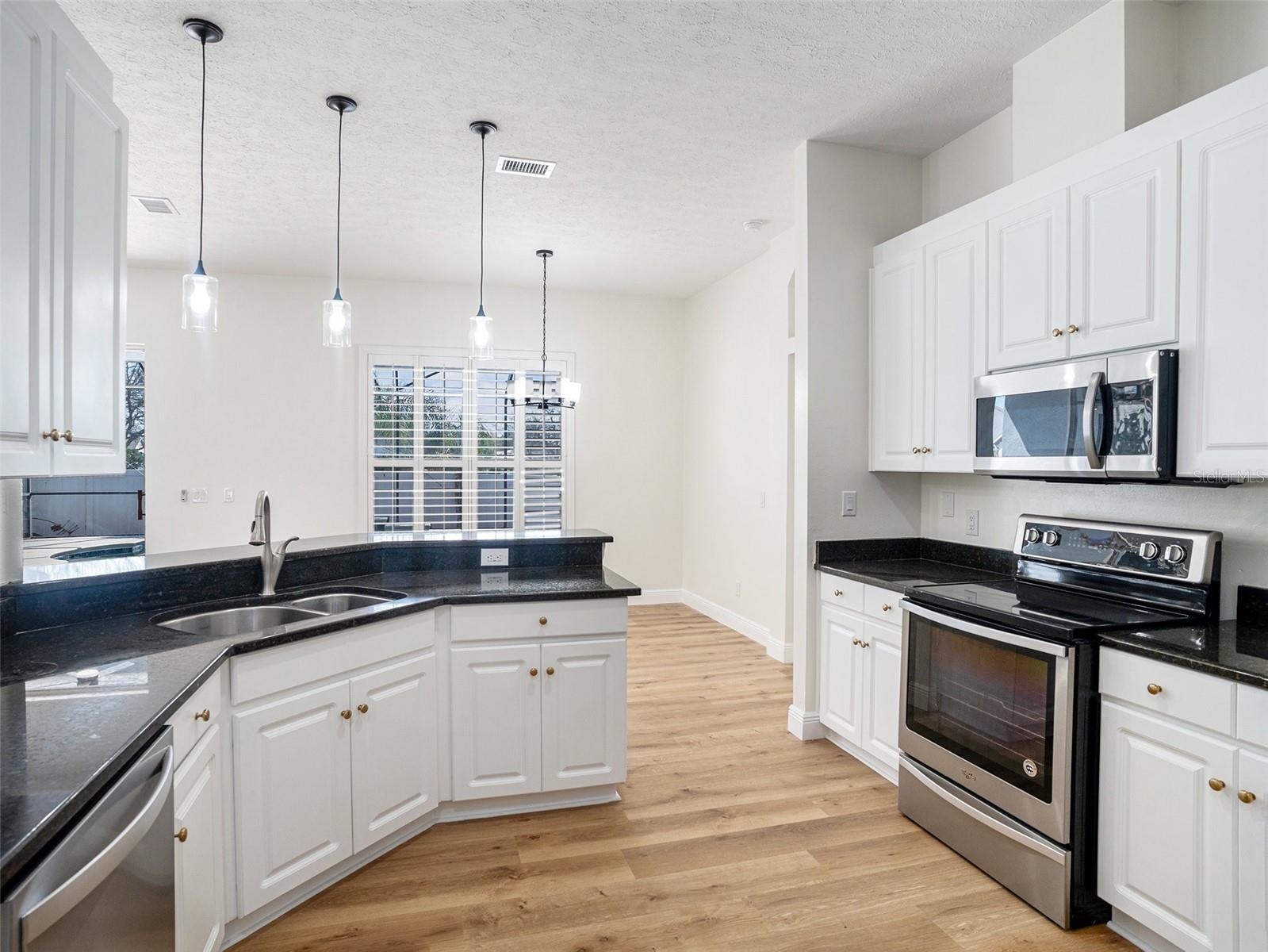 9705 MARY ROBIN DR, RIVERVIEW, FL, 33569