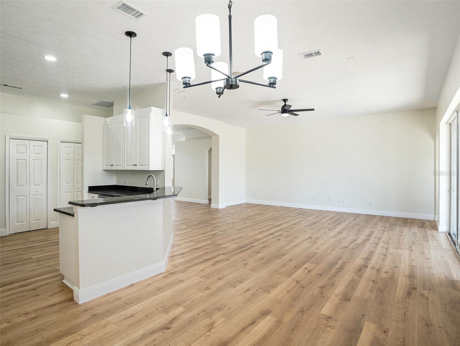 9705 MARY ROBIN DR, RIVERVIEW, FL, 33569