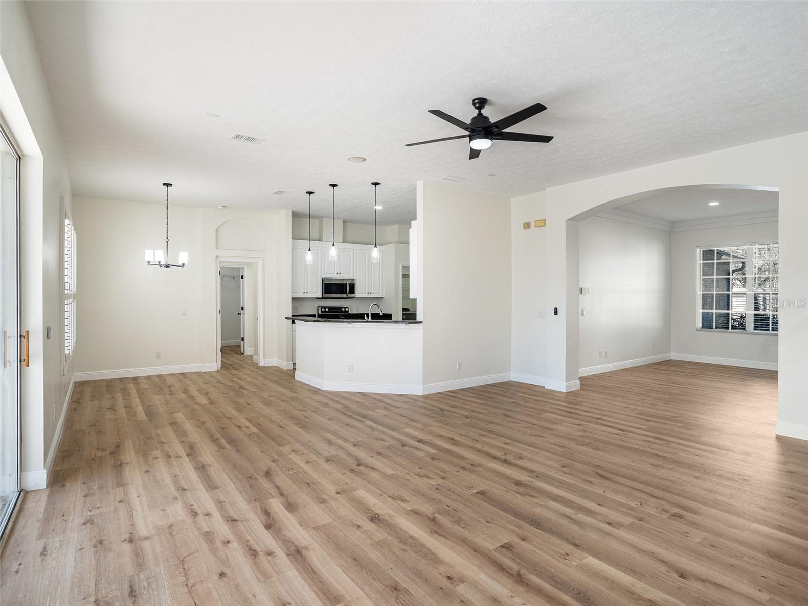 9705 MARY ROBIN DR, RIVERVIEW, FL, 33569