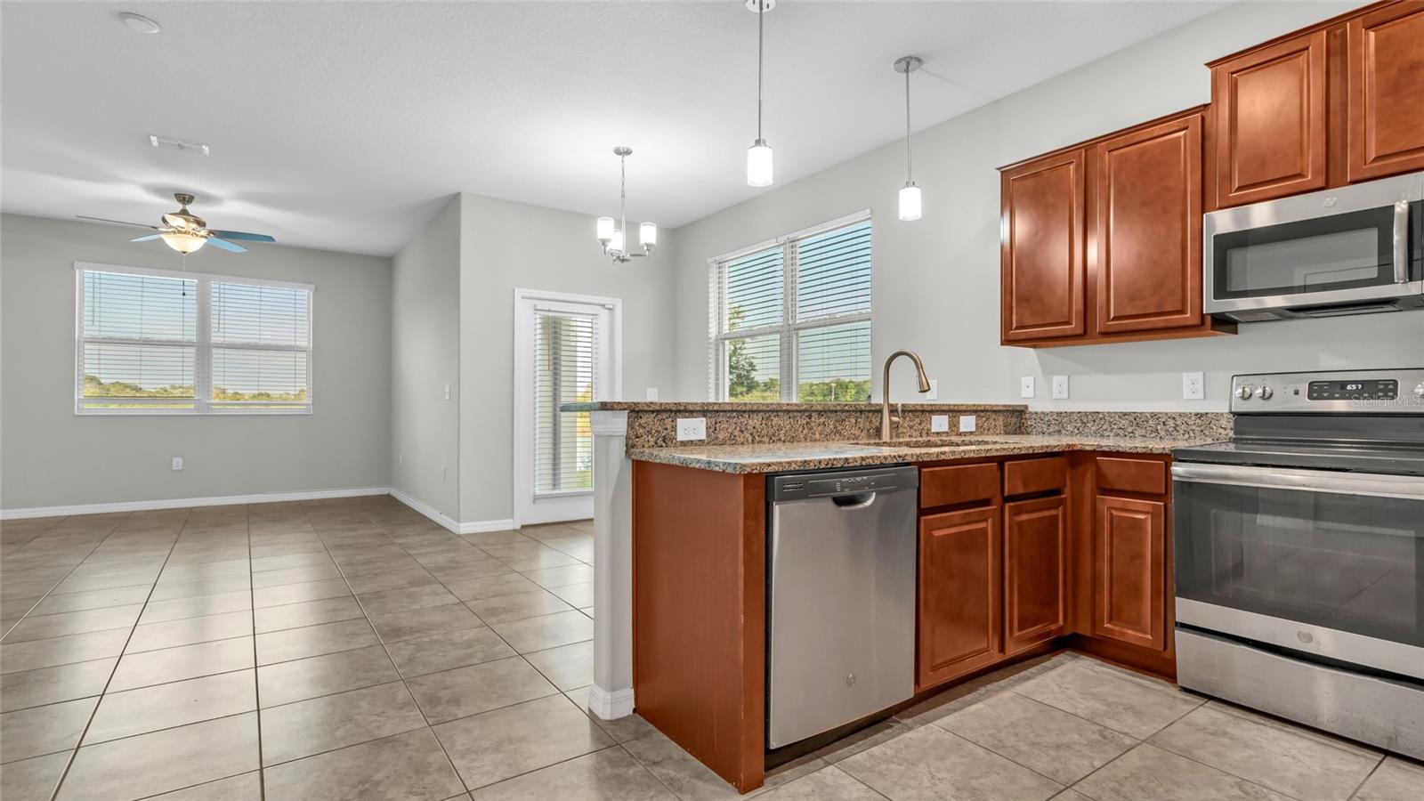 15510 FLORENCE HOLLOW PL, SUN CITY CENTER, FL, 33573