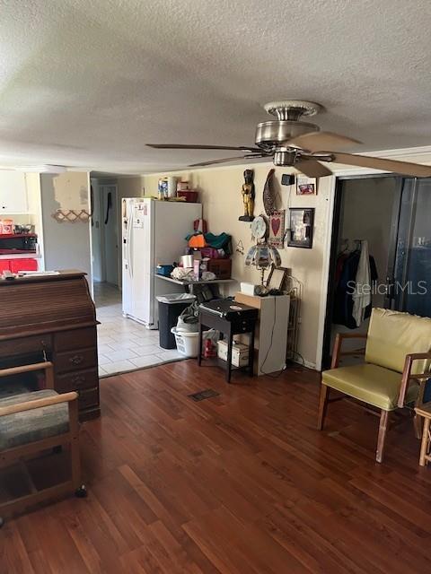 610 RAY ST, LADY LAKE, FL, 32159