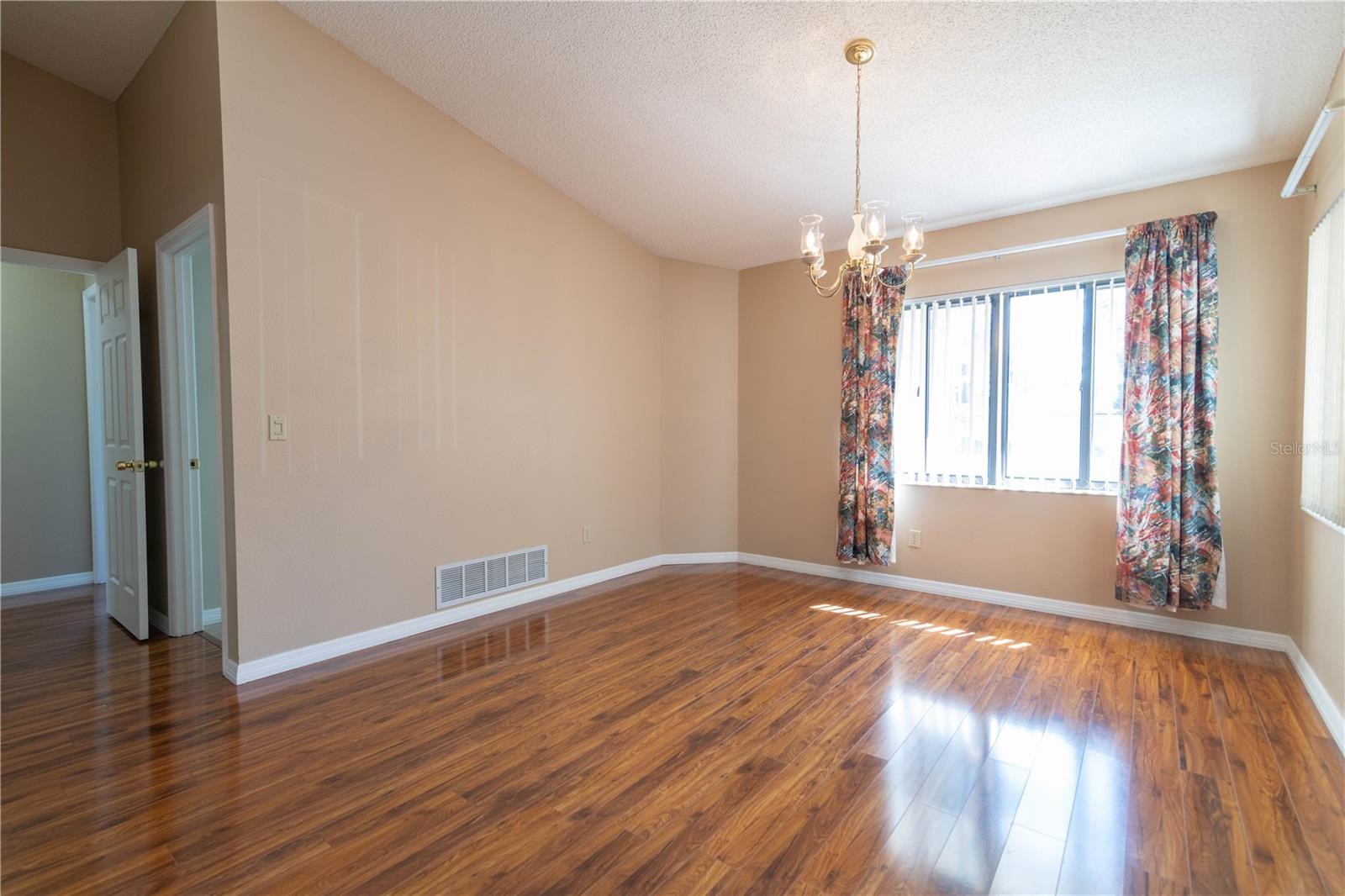 100 WEBSTER LN, PALM COAST, FL, 32164