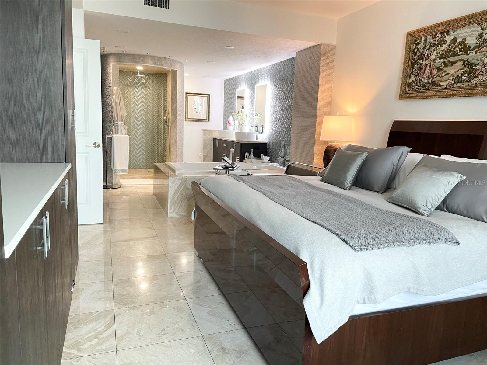 1 BEACH DR SE #2312, ST PETERSBURG, FL, 33701