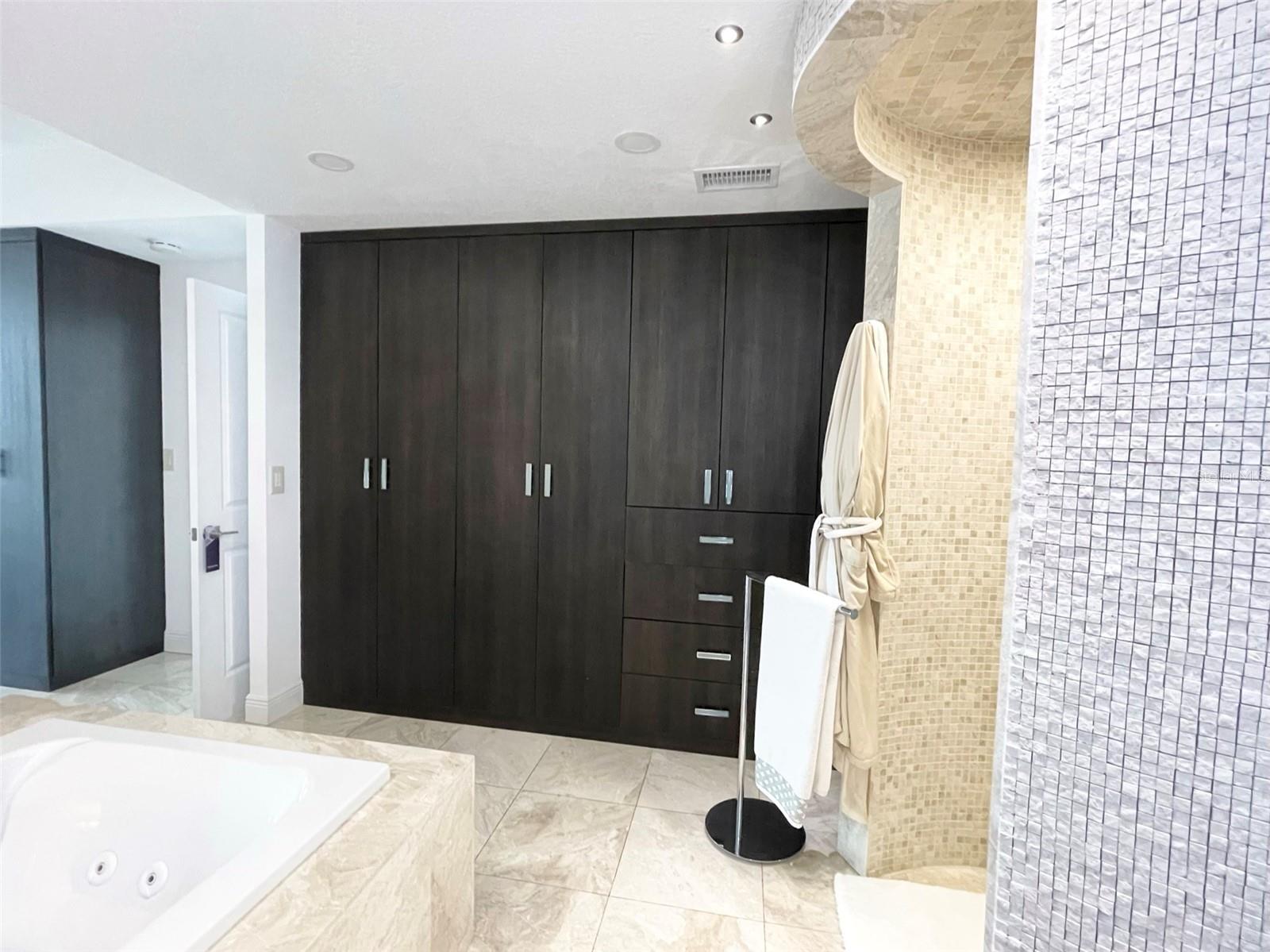 1 BEACH DR SE #2312, ST PETERSBURG, FL, 33701