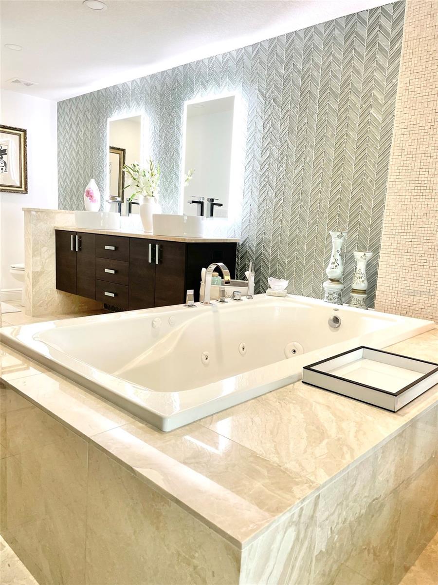 1 BEACH DR SE #2312, ST PETERSBURG, FL, 33701