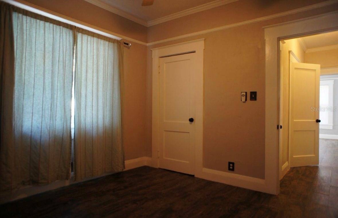 708 E CRENSHAW ST, TAMPA, FL, 33604