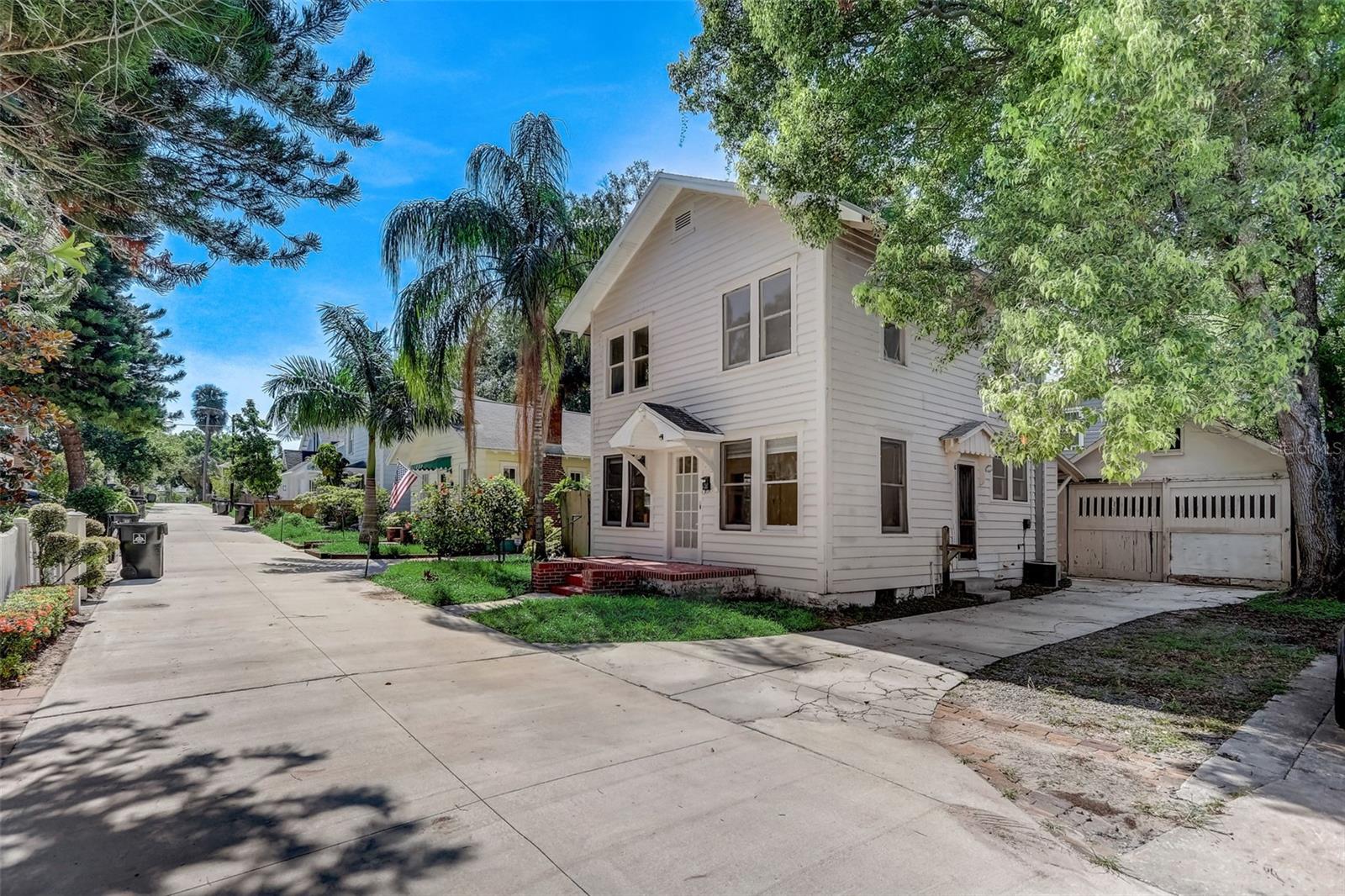 200 & 200 1/2 HIBISCUS CT, ORLANDO, FL, 32801
