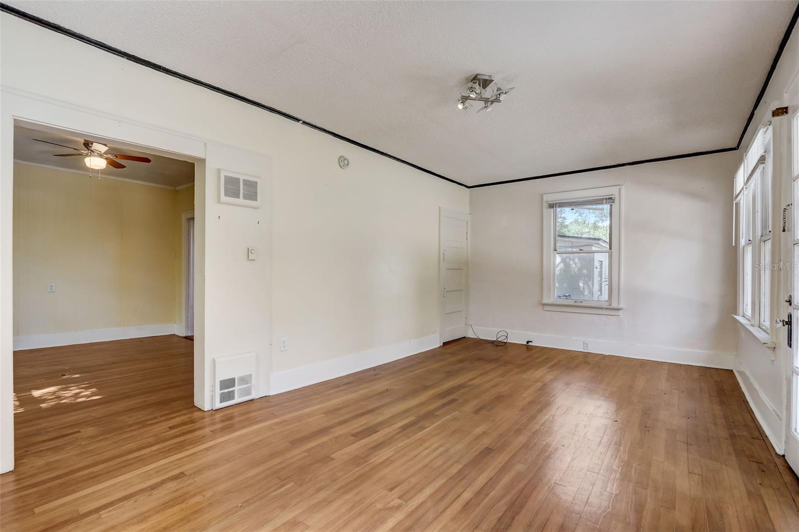 200 & 200 1/2 HIBISCUS CT, ORLANDO, FL, 32801