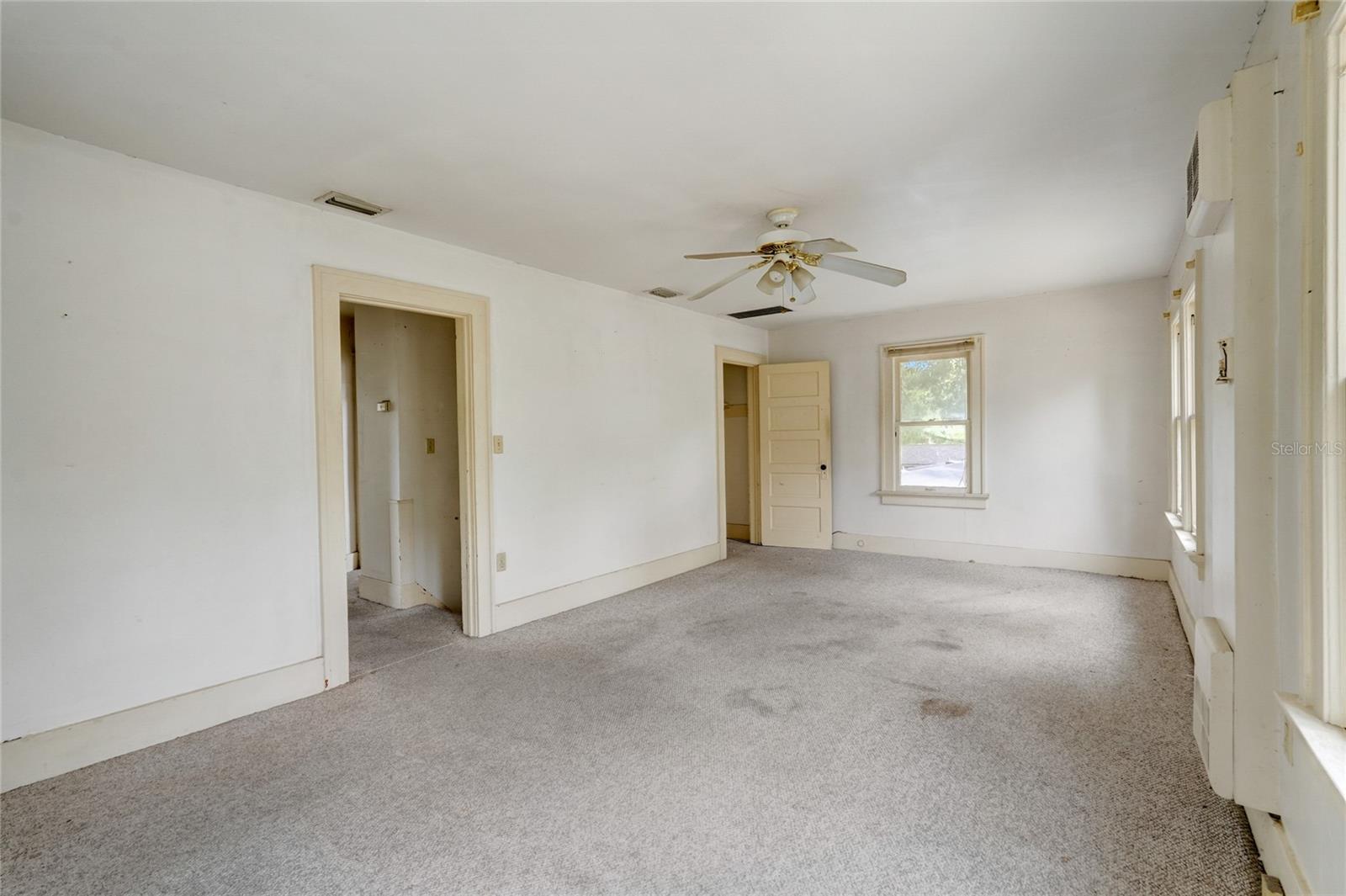200 & 200 1/2 HIBISCUS CT, ORLANDO, FL, 32801