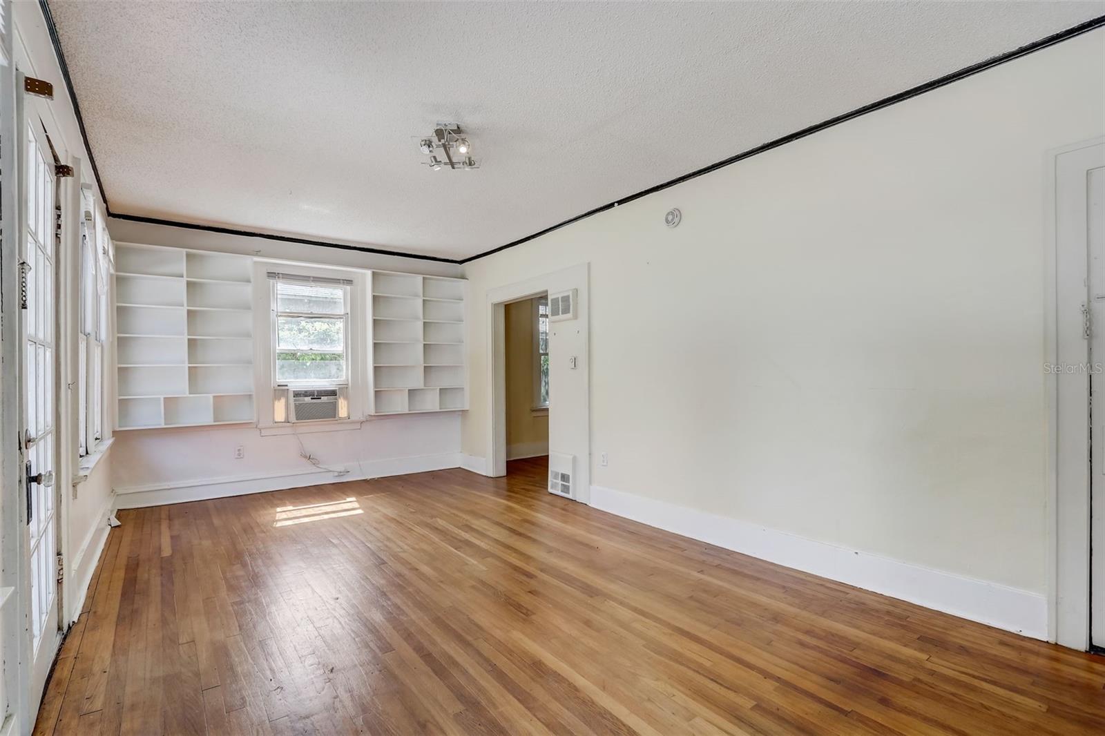 200 & 200 1/2 HIBISCUS CT, ORLANDO, FL, 32801
