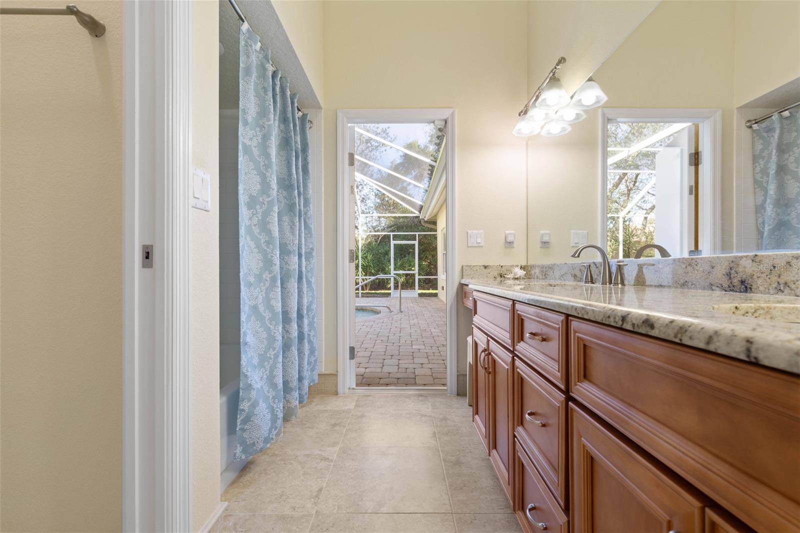 8 ROMA CT, PALM COAST, FL, 32137