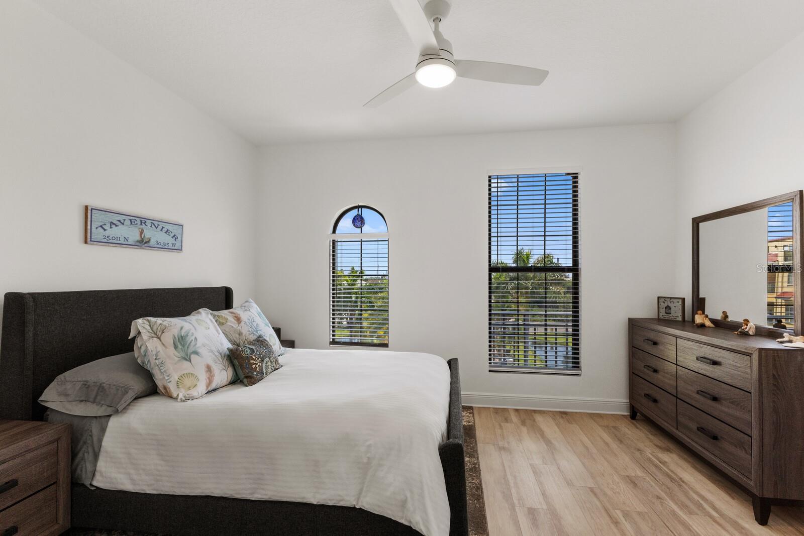 1450 SILVIA SHORES DR, APOLLO BEACH, FL, 33572