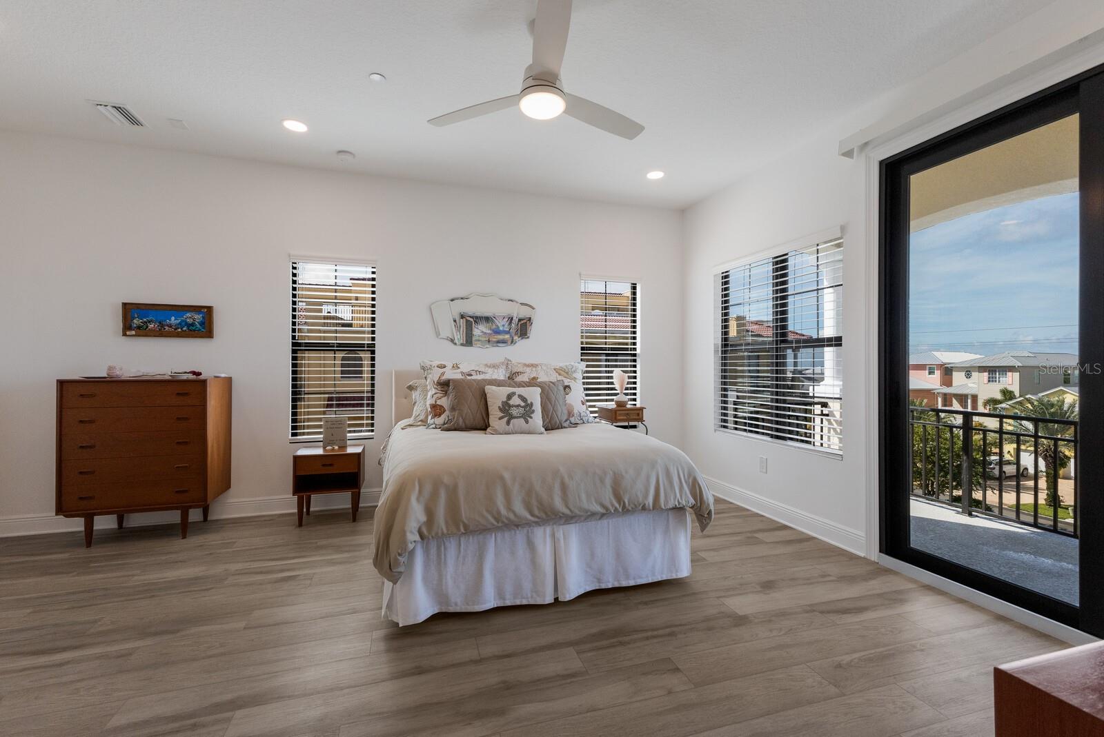 1450 SILVIA SHORES DR, APOLLO BEACH, FL, 33572