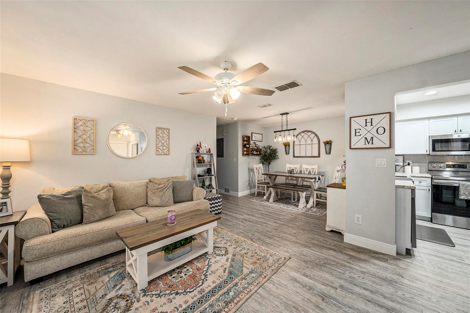 16048 DAWNVIEW DR, TAMPA, FL, 33624