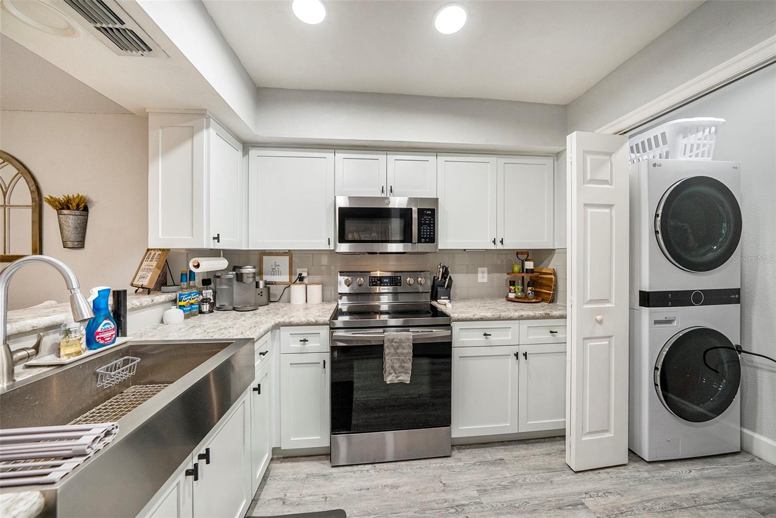 16048 DAWNVIEW DR, TAMPA, FL, 33624