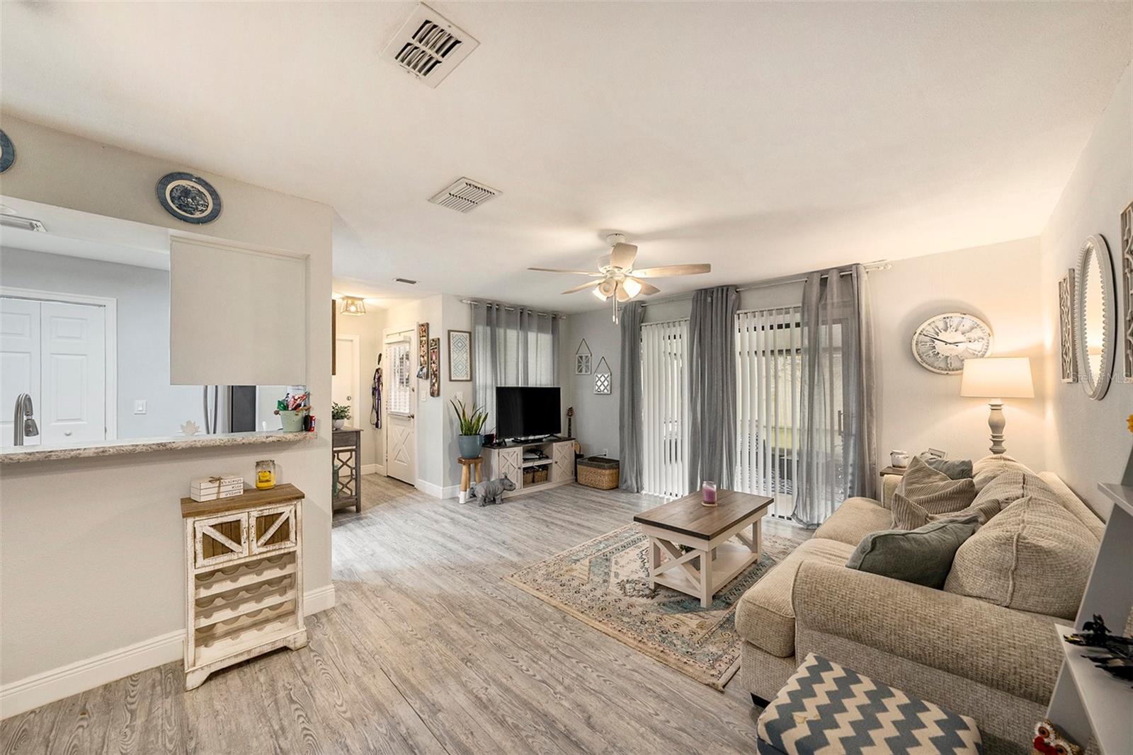 16048 DAWNVIEW DR, TAMPA, FL, 33624