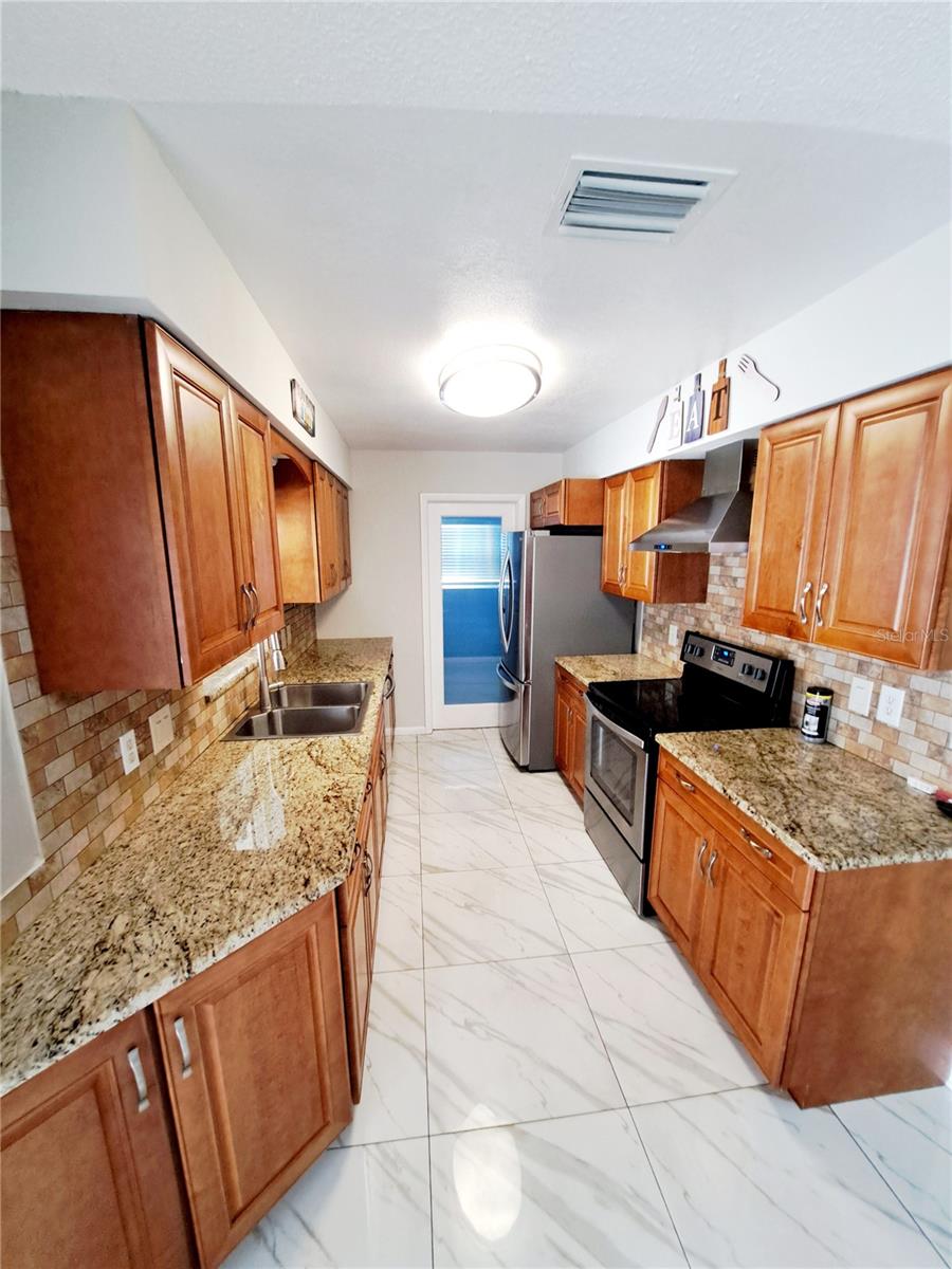 6871 64TH AVE N, PINELLAS PARK, FL, 33781