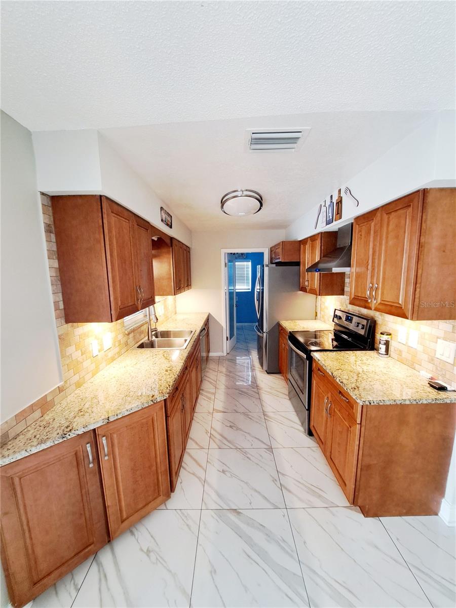 6871 64TH AVE N, PINELLAS PARK, FL, 33781