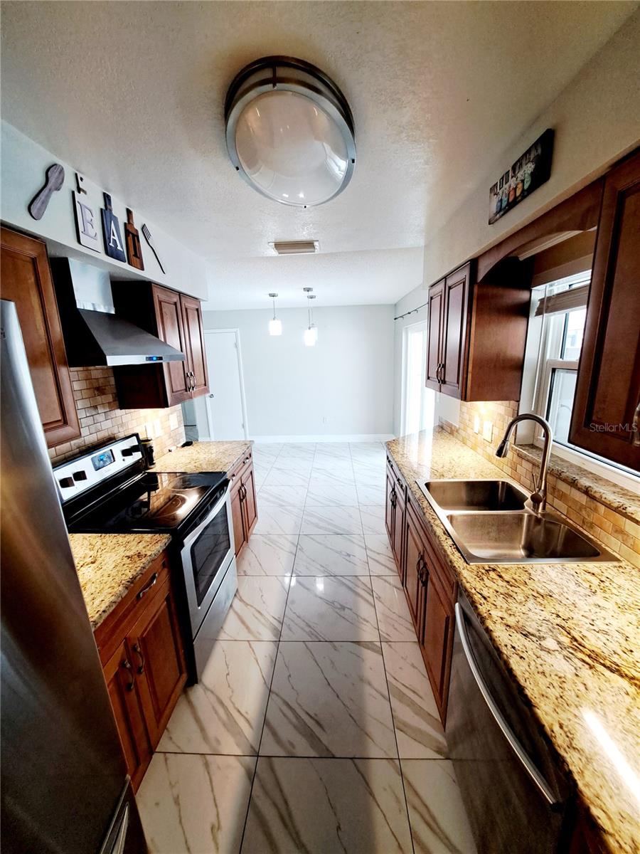 6871 64TH AVE N, PINELLAS PARK, FL, 33781