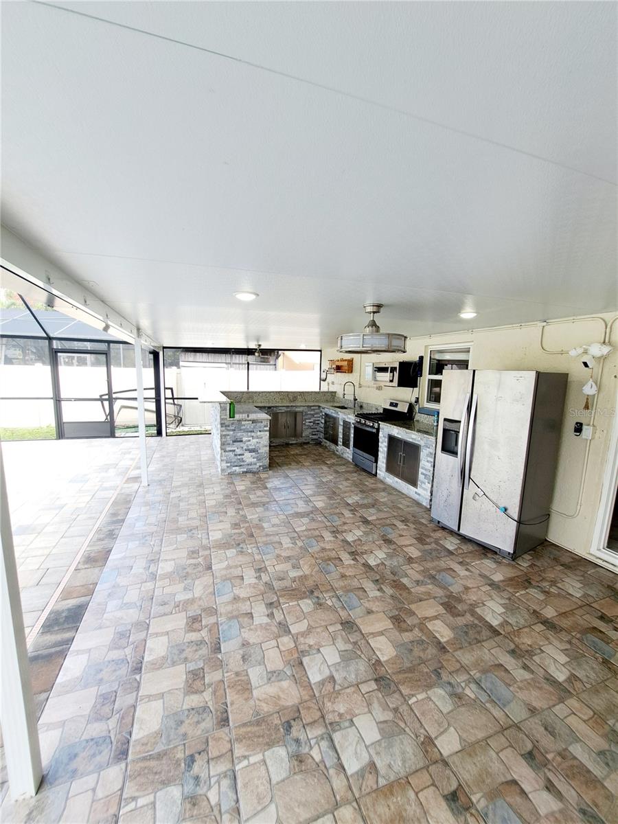 6871 64TH AVE N, PINELLAS PARK, FL, 33781