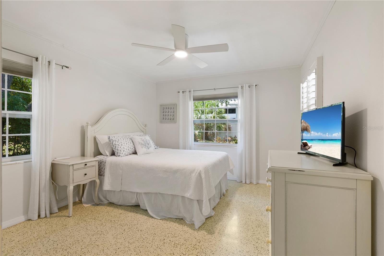 1870 JASMINE DR, SARASOTA, FL, 34239
