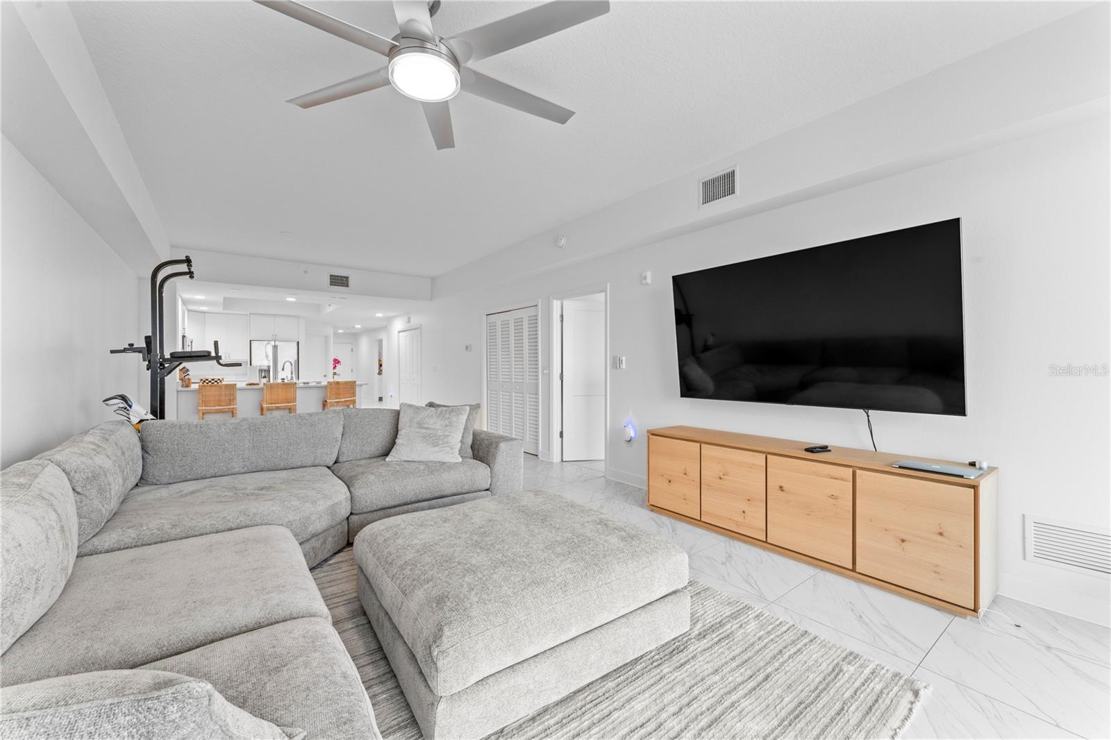 125 ISLAND WAY #404, CLEARWATER BEACH, FL, 33767