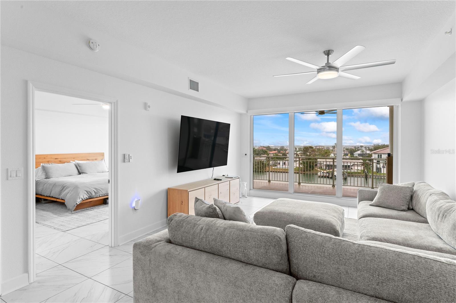 125 ISLAND WAY #404, CLEARWATER BEACH, FL, 33767