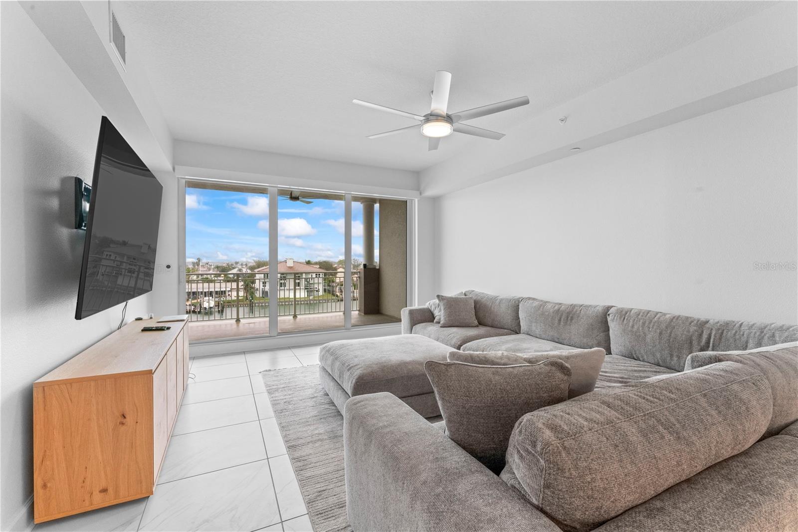 125 ISLAND WAY #404, CLEARWATER BEACH, FL, 33767